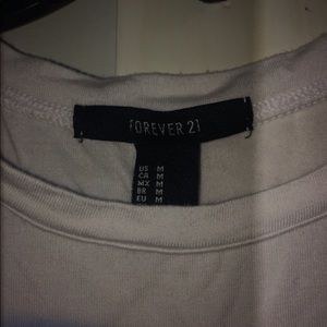 Forever 21 Tops - Forever 21 graphic cropped tee Forever 21 Tops - Forever 21 graphic cropped tee